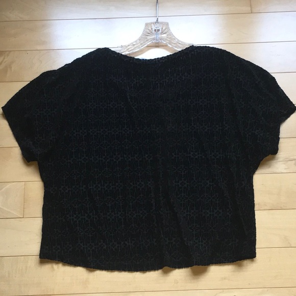 Black partly sheer flowy top - Picture 3 of 3